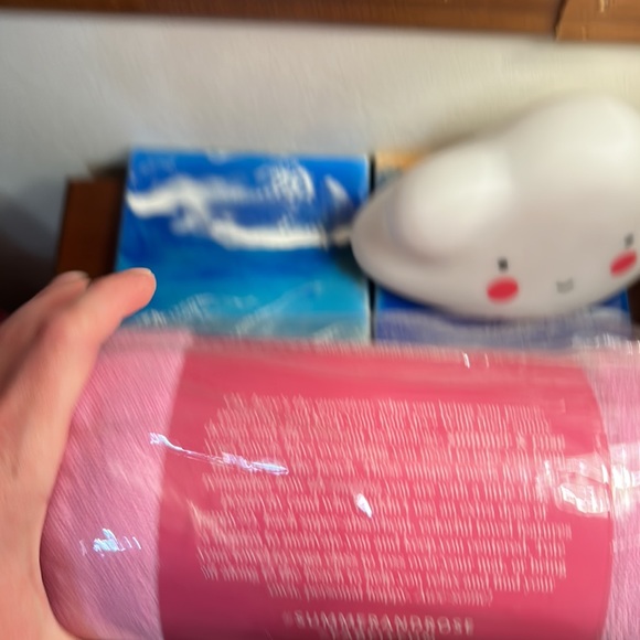 Yoga towel Summer and rose by fabfitfun - Picture 6 of 6